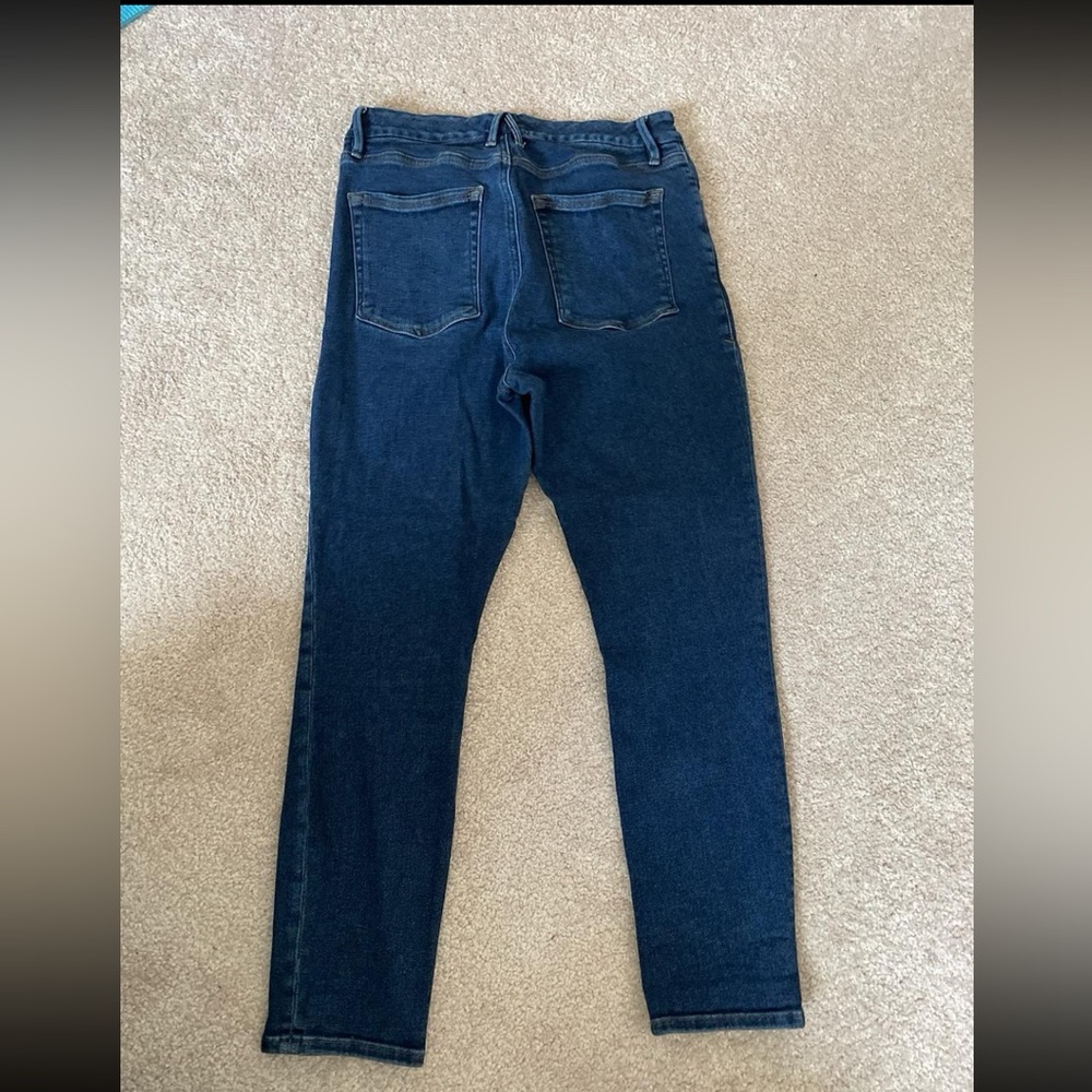 Good American Good Legs Crop Skinny Jean size 8 - Picture 5 of 5